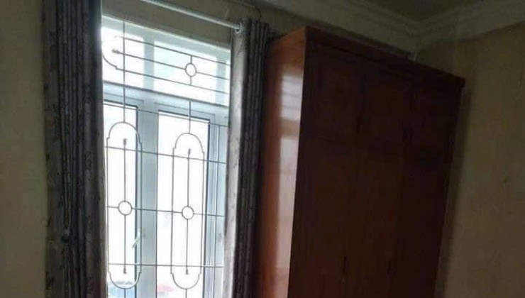 Cho thuê nhà Giảng Võ , Ba Đình, DT 50m 4 tầng, 15 Triệu, ngõ ba gác - ở hộ GĐ, VP, KDonline